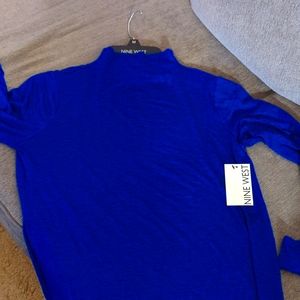 Gorgeous brand new blue light weight sweater
